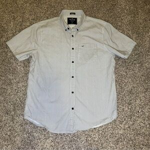 Hollister Short Sleeve Button-Up Shirt - size M